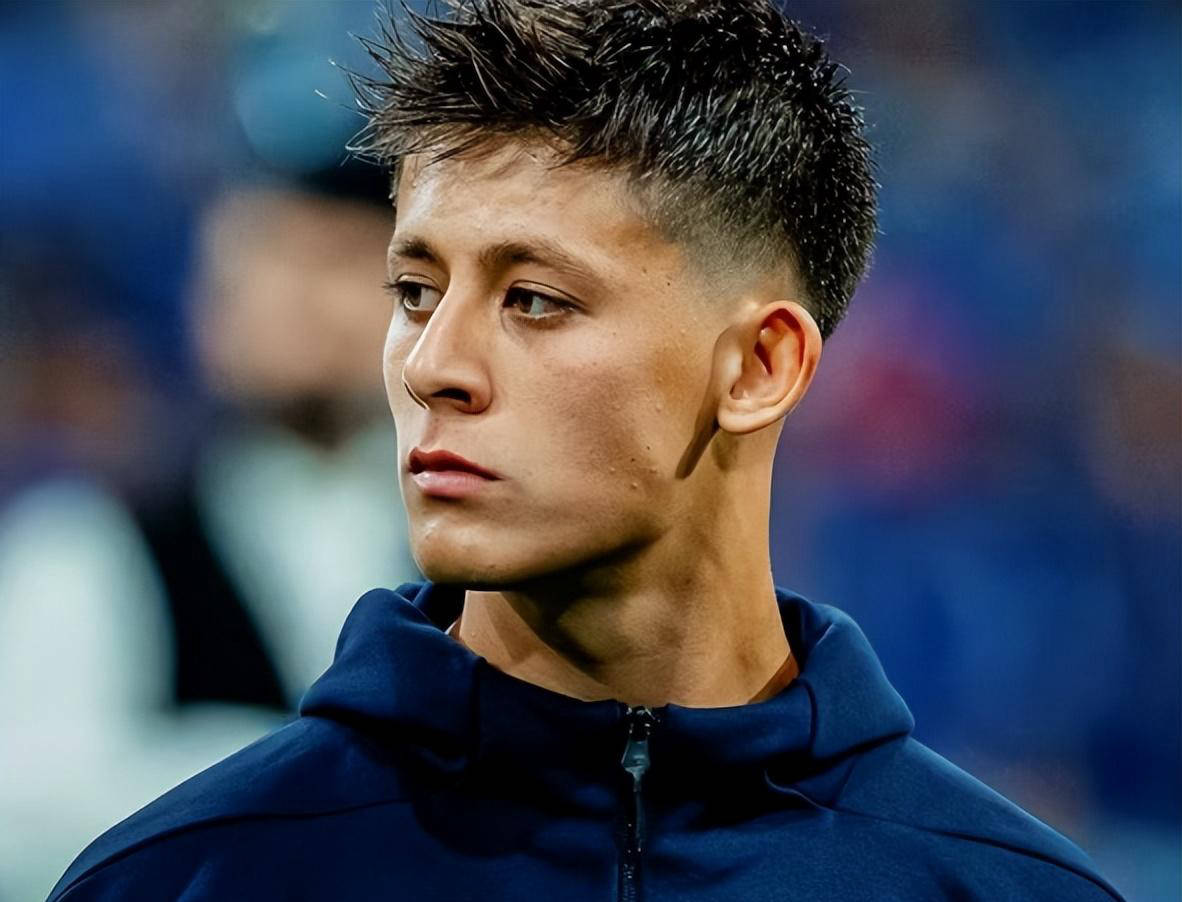 赛前全明星赛传出新动向，比利亚雷亚尔再遭质疑，管理层表态：信心回归，更衣室氛围转暖 -开云官网