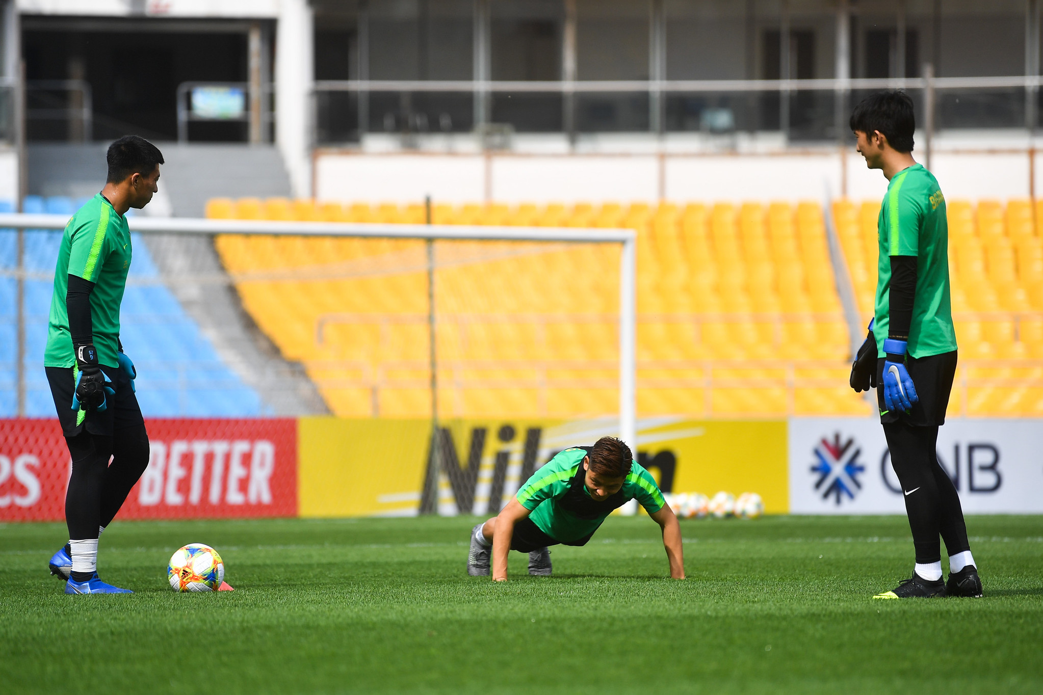 北京国安发布备战花絮，今晨队长鼓劲，欧联任务艰巨，医务组通报恢复(北约30万大军进入战备状态)-开云中国