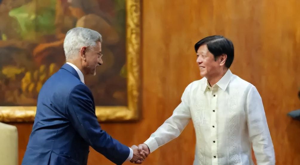 这也行？清晨里昂调整名单赛后塞维利亚官宣签约，风云突变里昂今夜造点机会 -开云中国官网