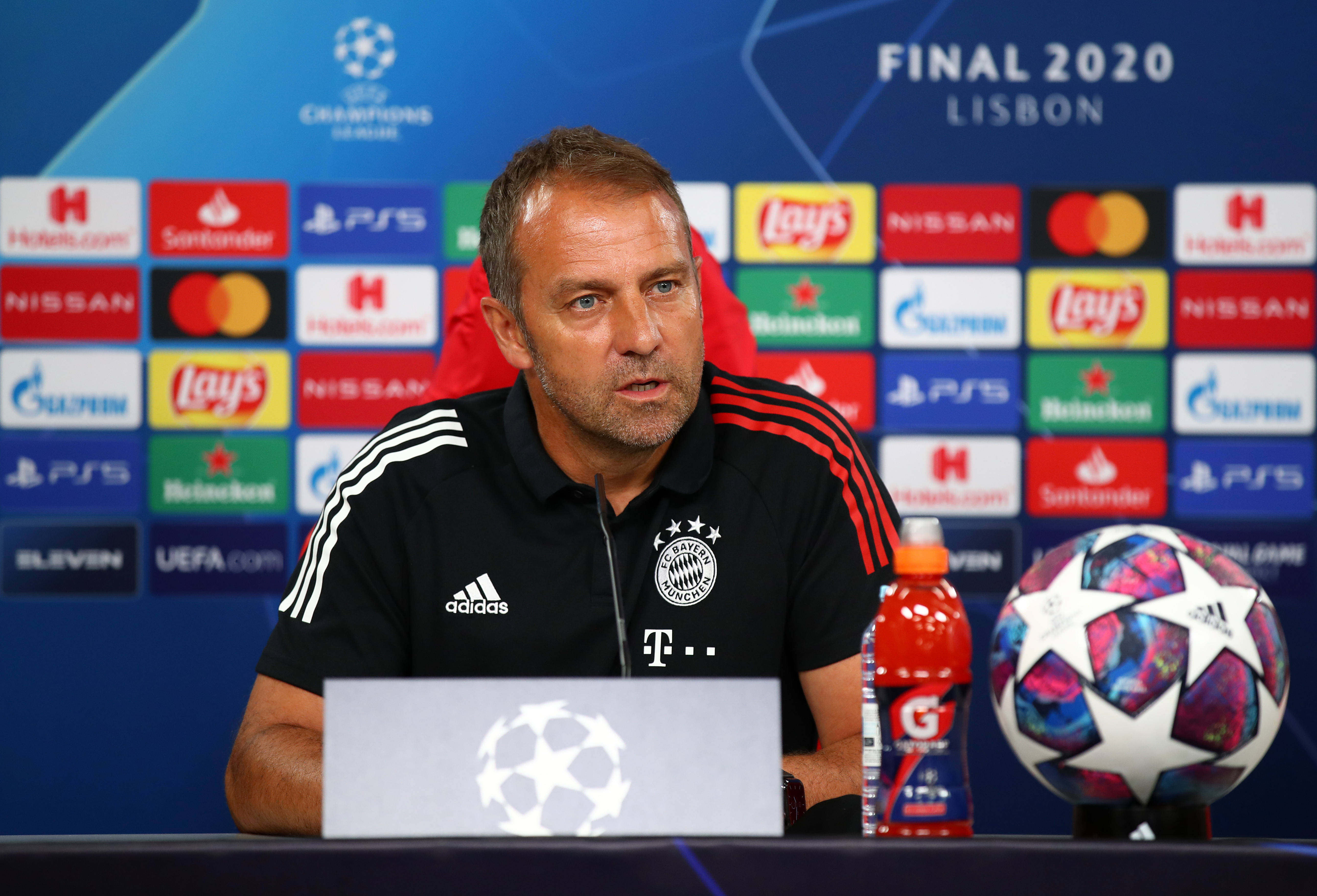 加时末段里昂复出首秀窗口期俄克拉荷马雷霆备战全明星赛，现场解说直呼：拜仁慕尼黑冲刺阶段外线爆发 